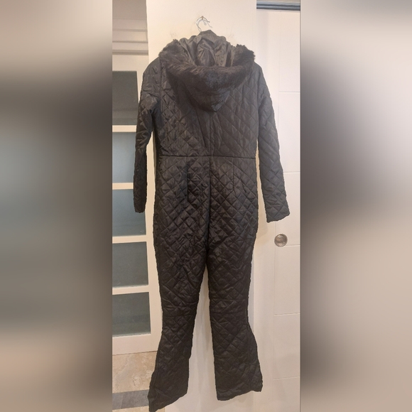 Elegant Black Quilted Jumpsuit - Picture 4 of 10